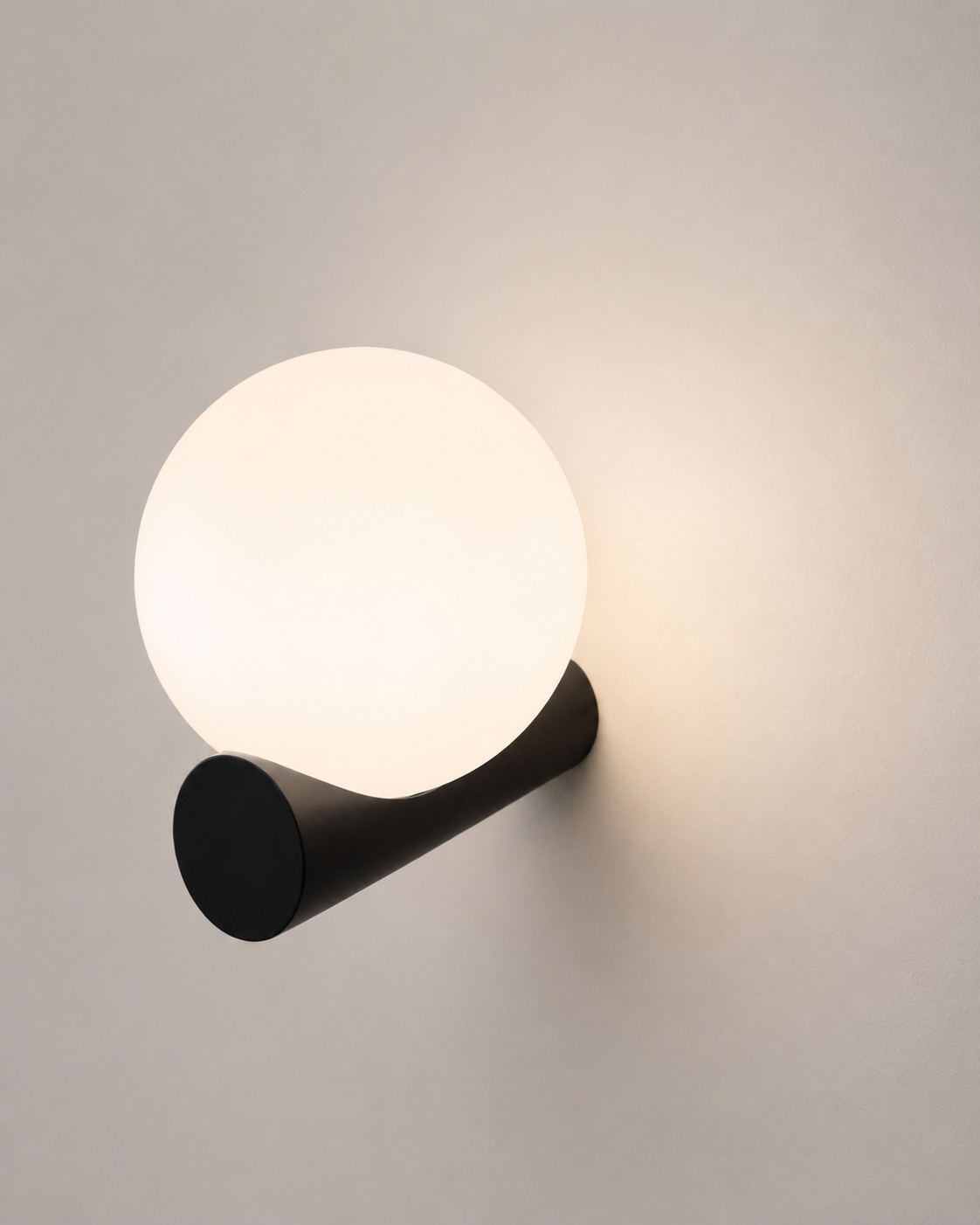 Antares wall light