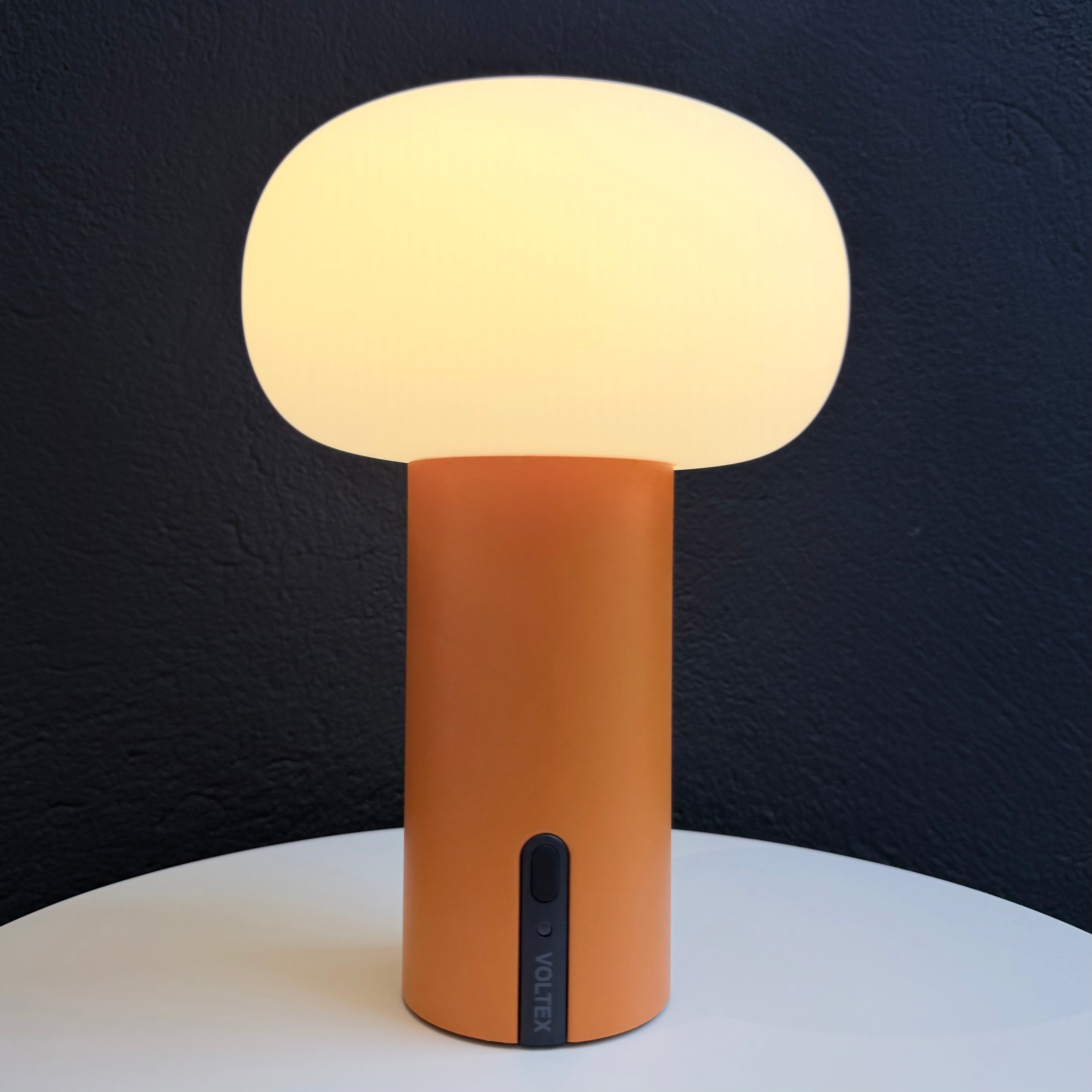 Lea cordless lamp