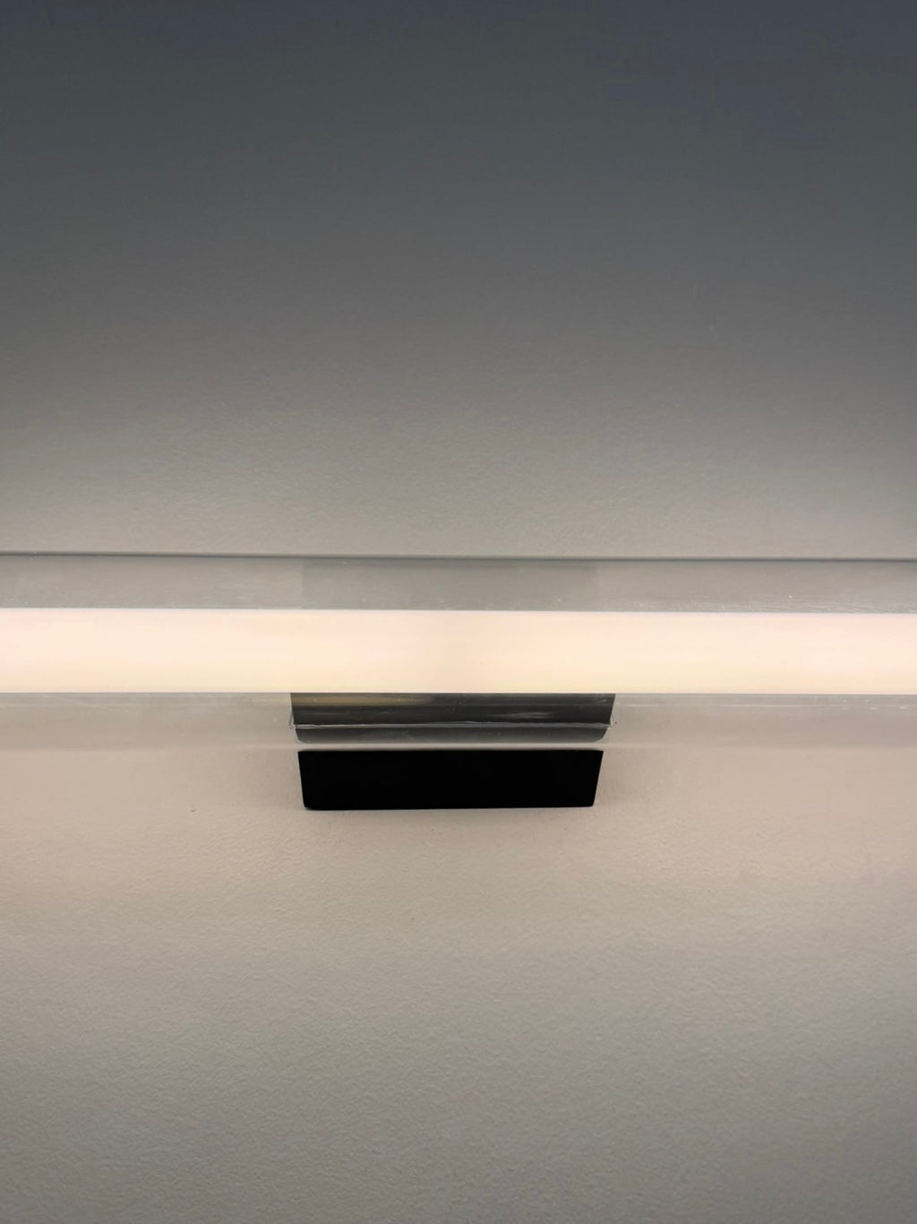 Axia wall light