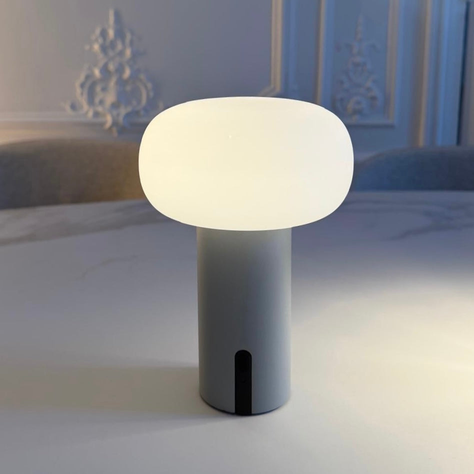 Lea cordless lamp