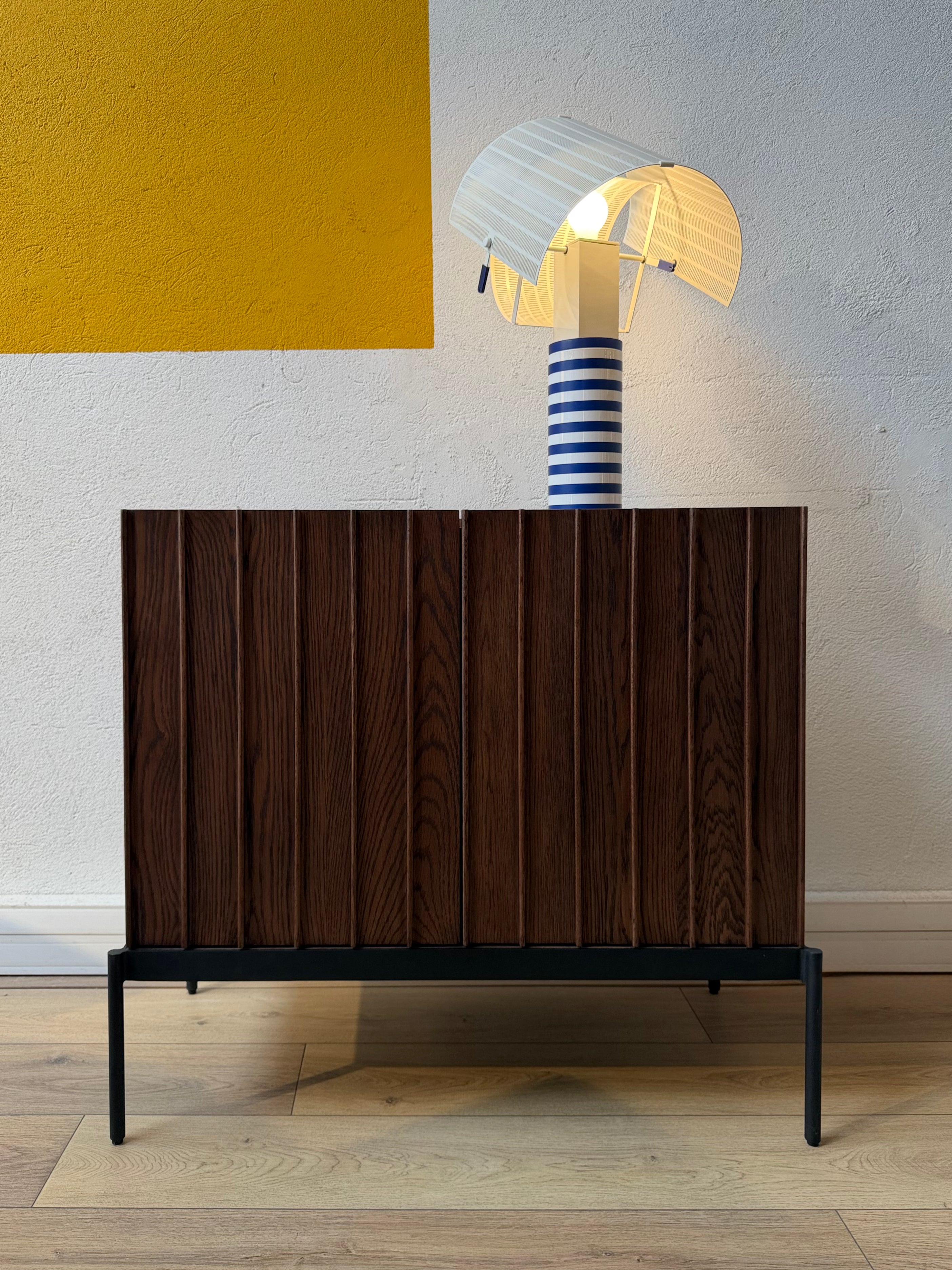 Buffet Parlor 94 × 83 cm