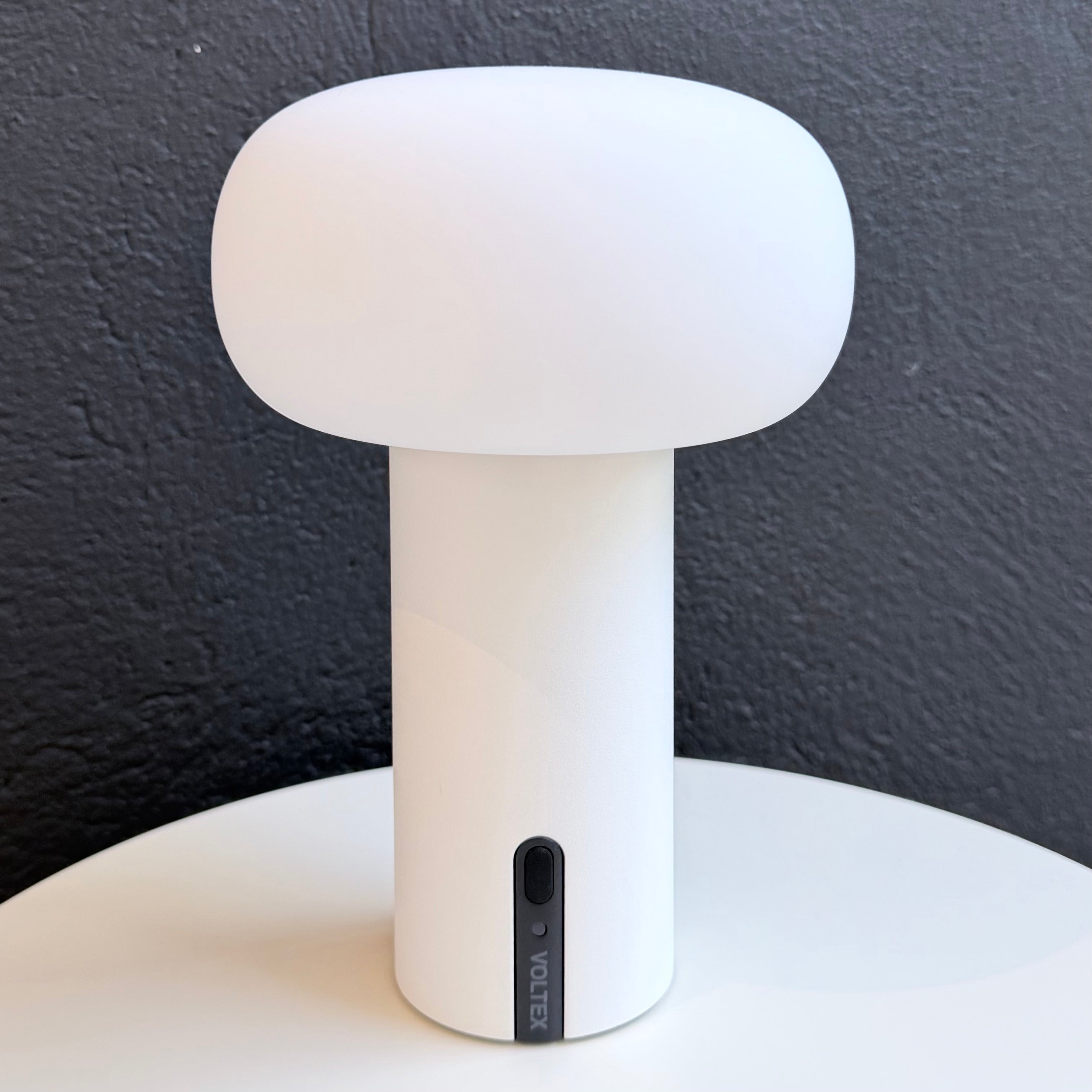Lea cordless lamp
