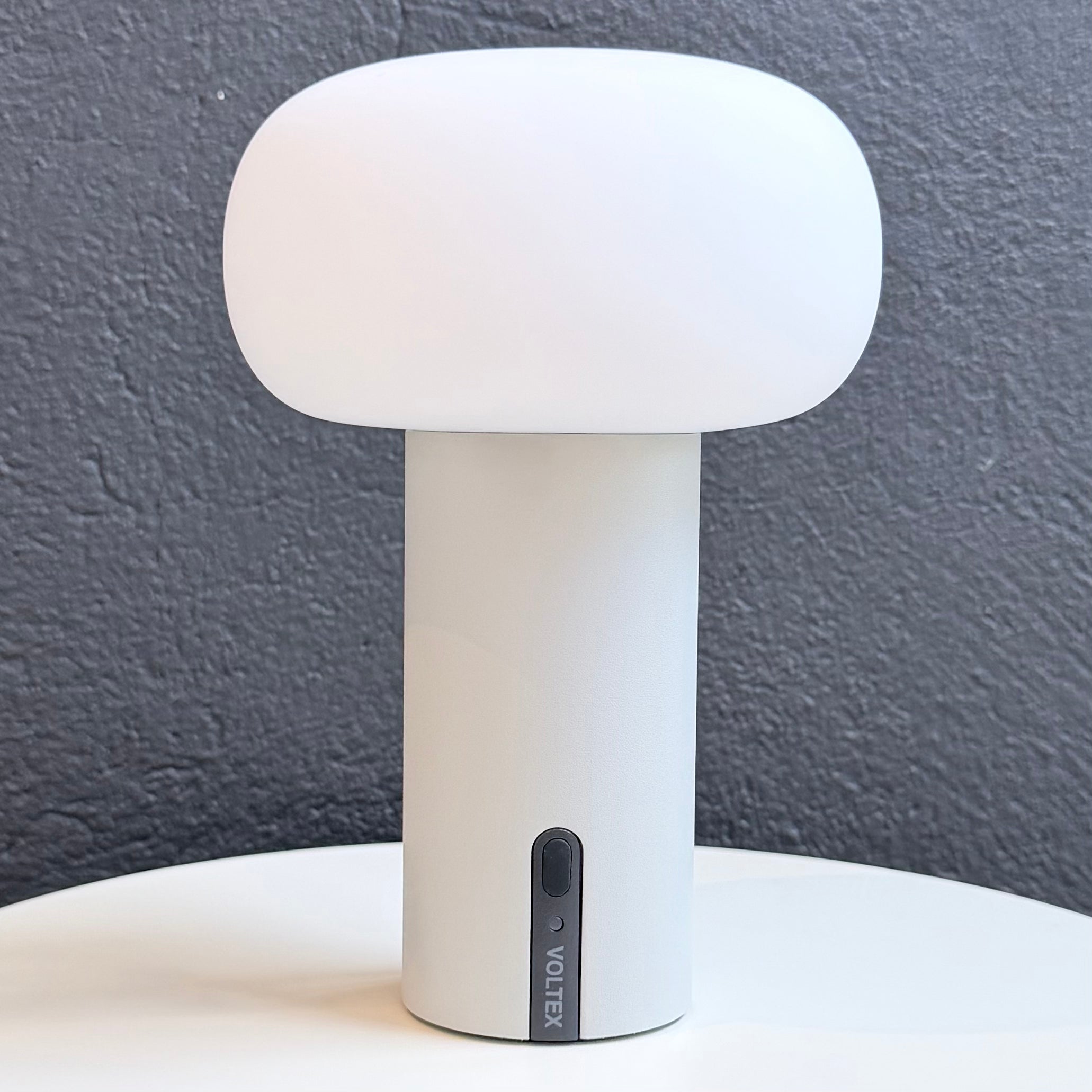 Lea cordless lamp