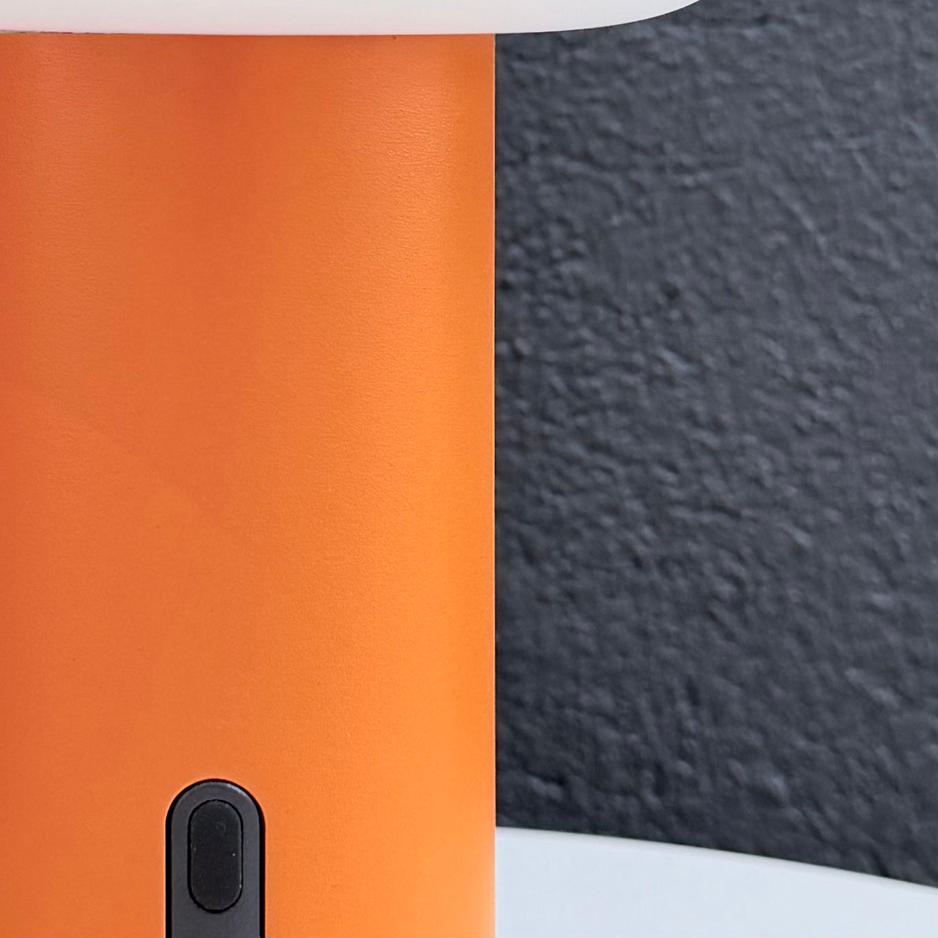 Lea cordless lamp